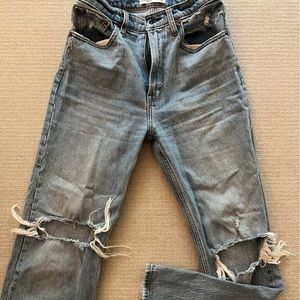 A&F Relaxed 90’s High Rise Jean